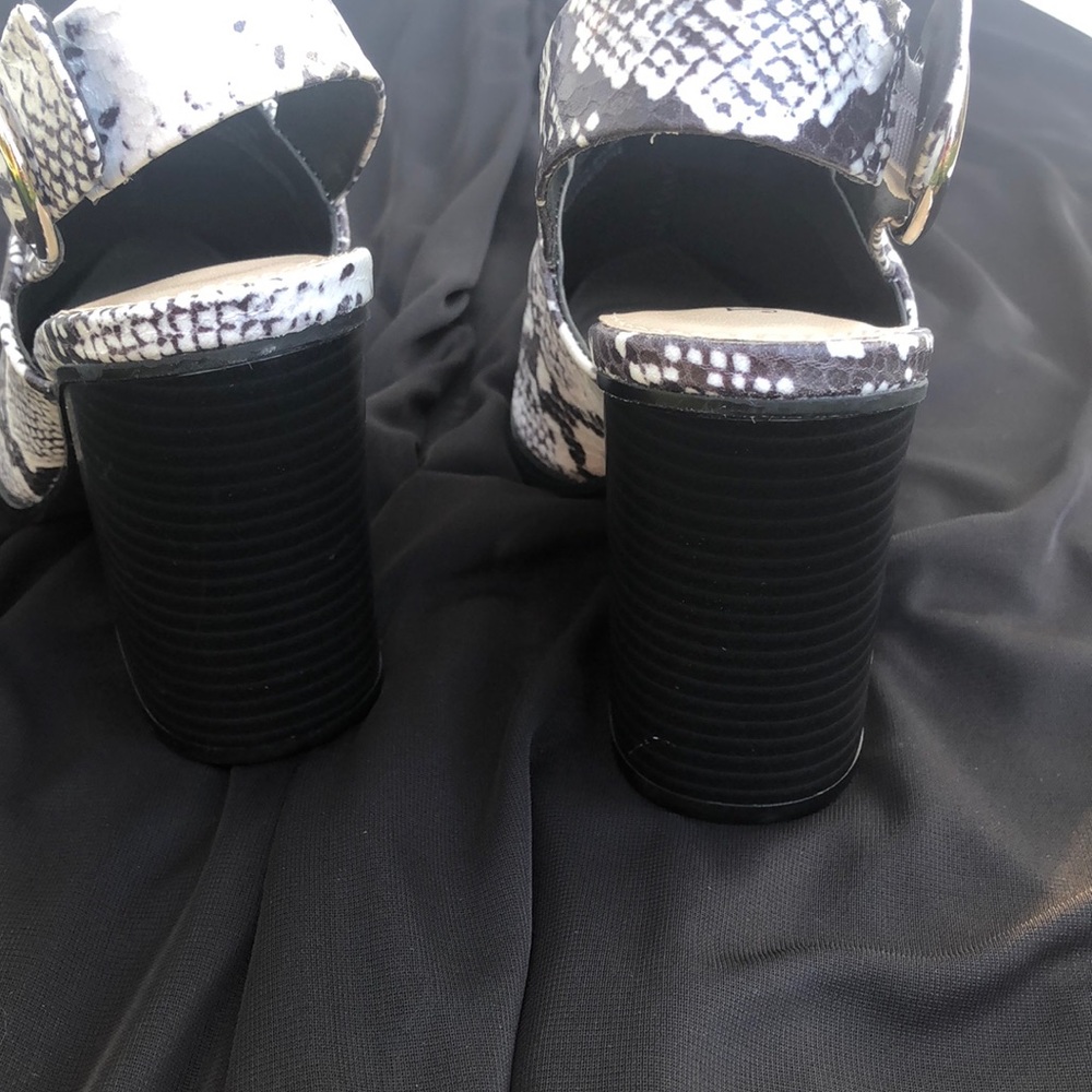 Snake Texture Black & White Sling Back Mule - Picture 9 of 9